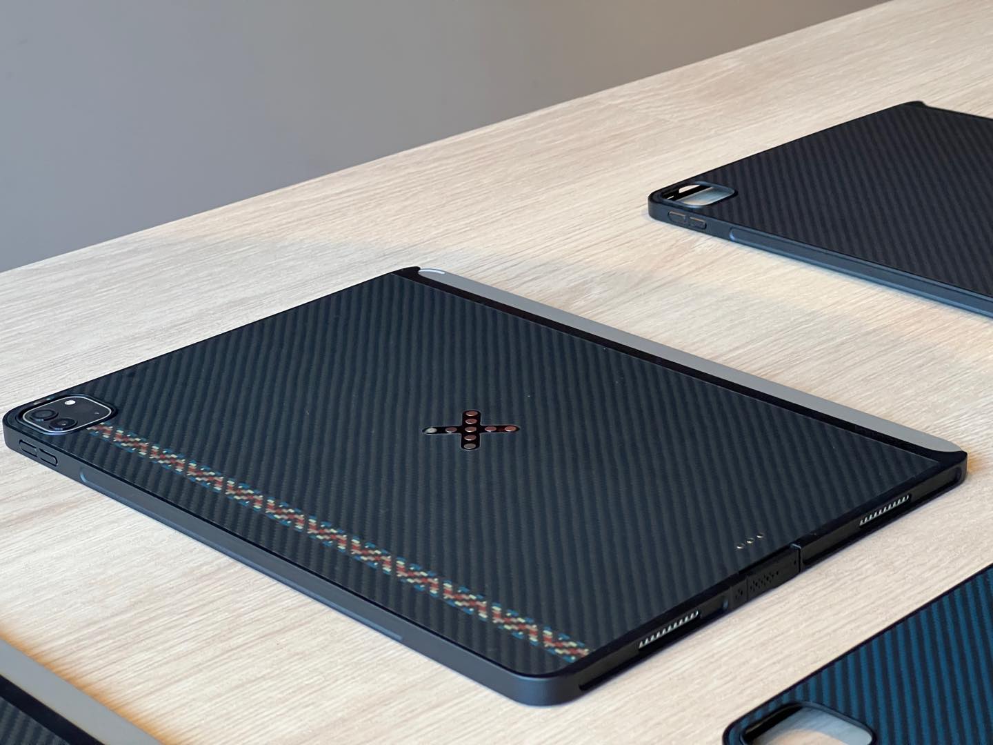 Amazon.com: PITAKA iPad Pro 11 Inch Magnetic Wireless-Like